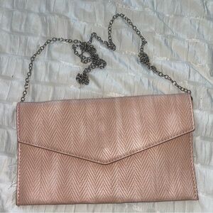 Cross body purse. Salmon pink color.